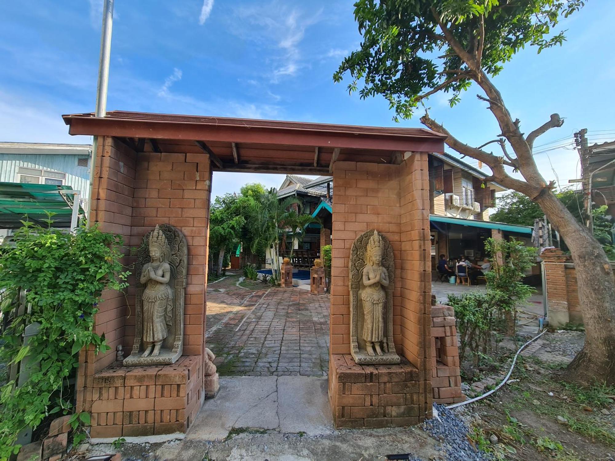 Apartamento Tepbunthomhouse Ayutthaya Exterior foto
