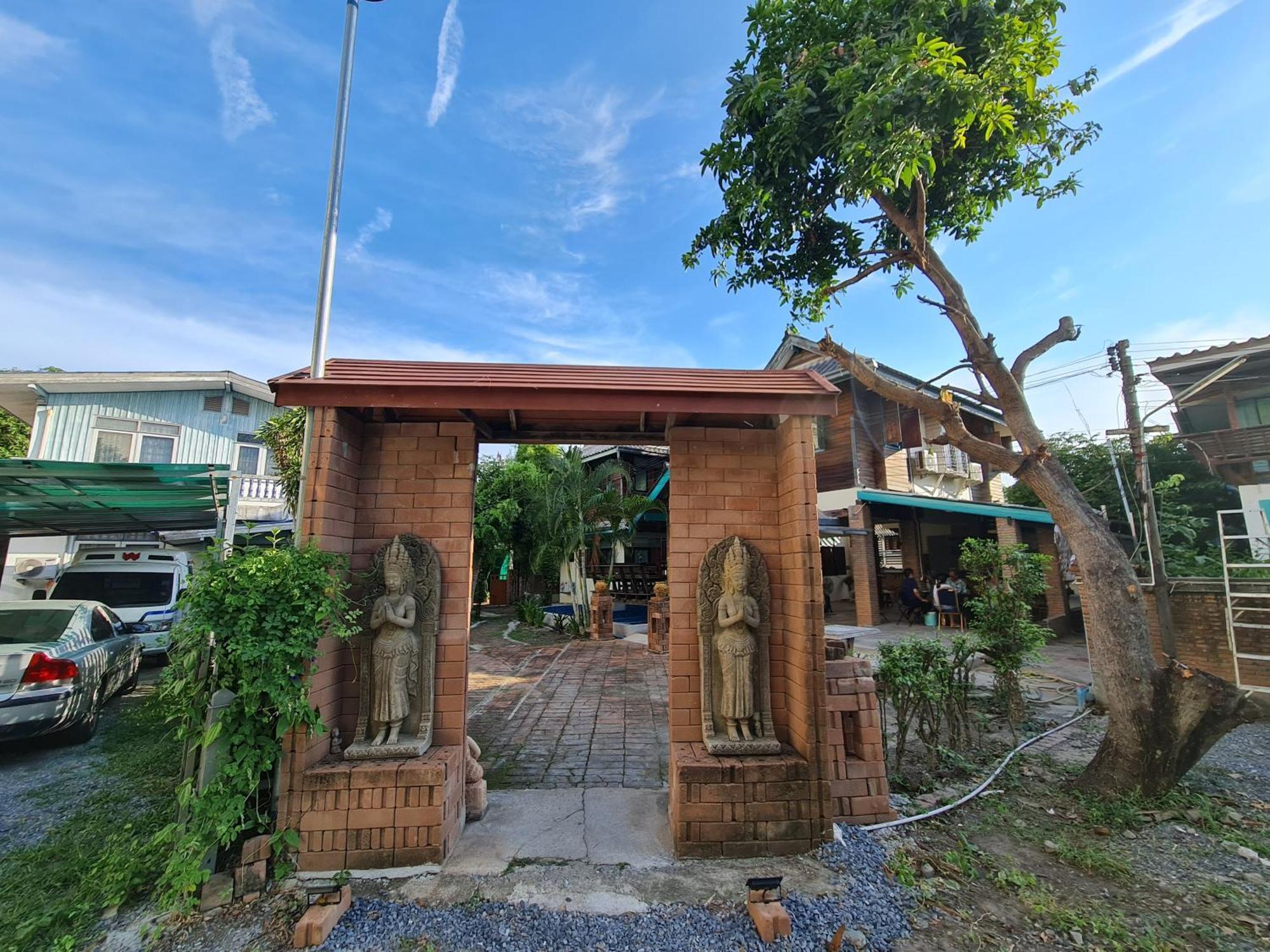 Apartamento Tepbunthomhouse Ayutthaya Exterior foto