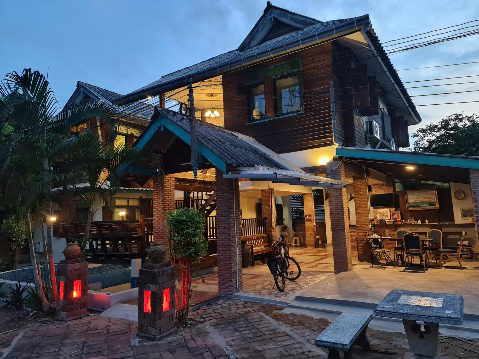 Apartamento Tepbunthomhouse Ayutthaya Exterior foto